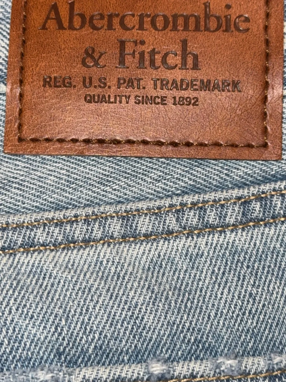 NWT Abercrombie & Fitch A&F men’s jeans authentic rigid denim ultra baggy 31x34